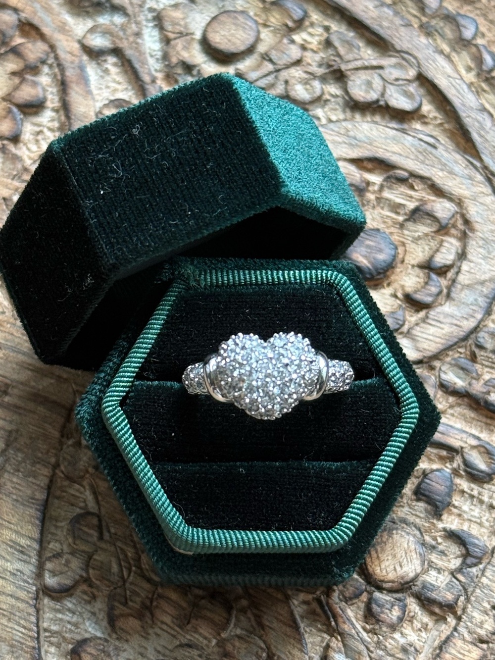 Elegant Silvertone ring size 8